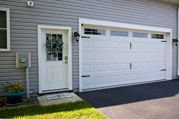 24/7 Emergency Garage Door Panel Replacement experts in New Britain, CT